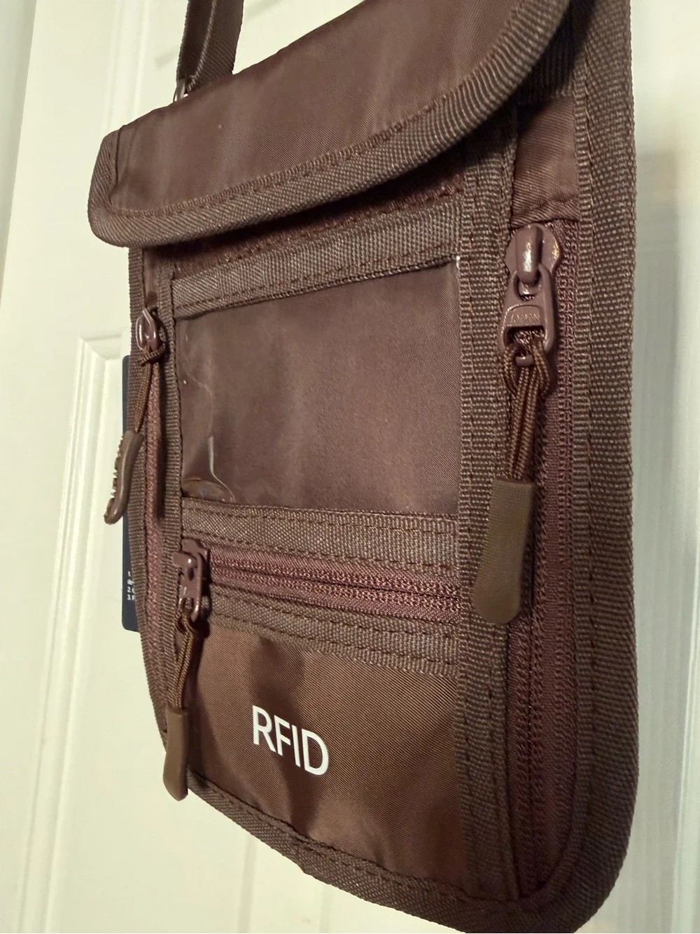 FOLDIE TRAVEL DOCUMENT HOLDER BROWN